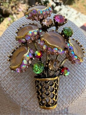 New Multicolor Flower Bouquet Brooch - Gold Tone